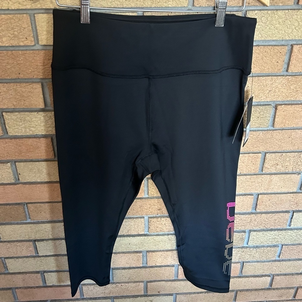 NWT Bebe Sport Rainbow Dot Capri Athletic Leggings Size 1X
